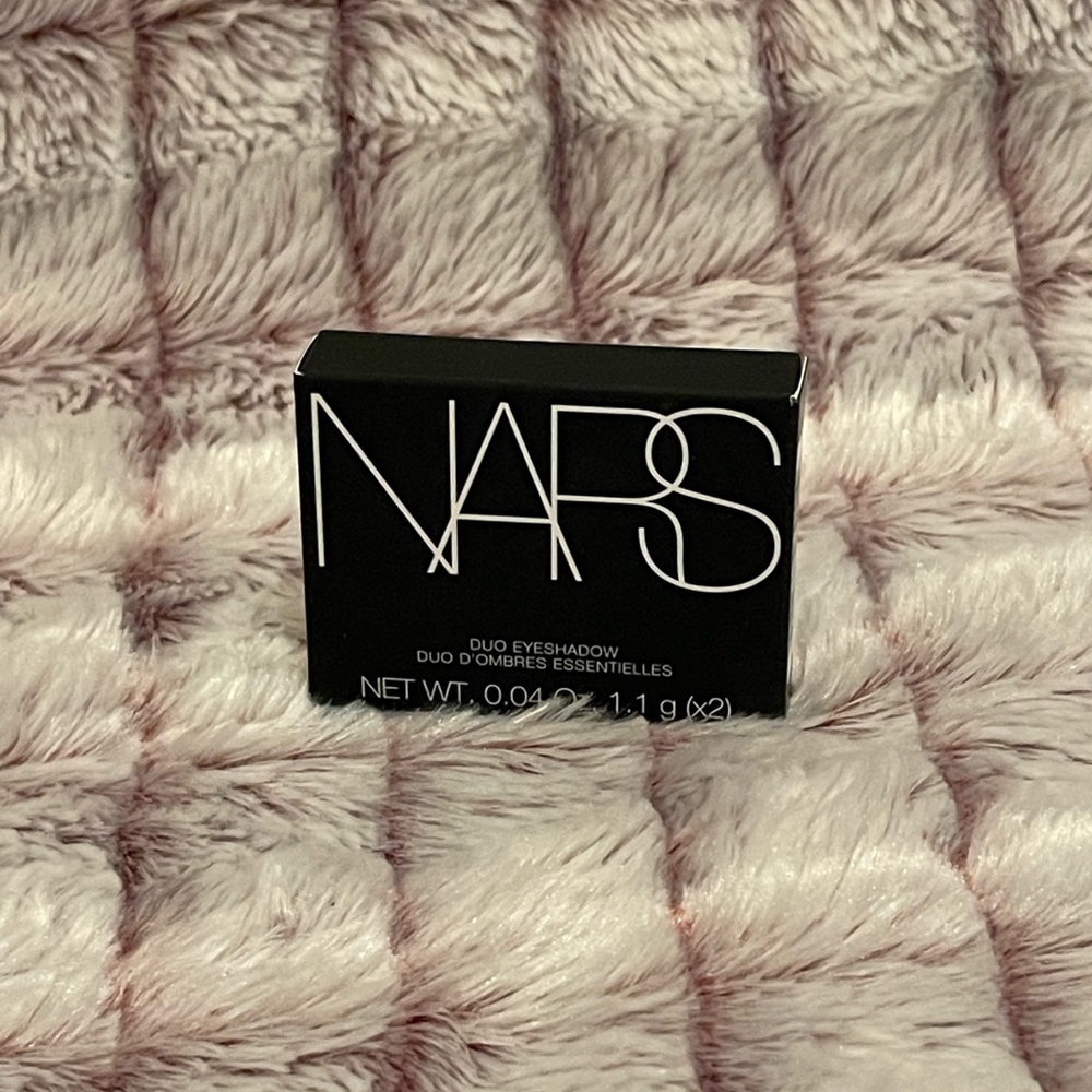 π NARS Eyeshadow Duo